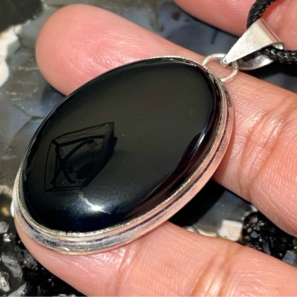 Black Onyx Pendant 1 7/8” - Picture 4 of 13